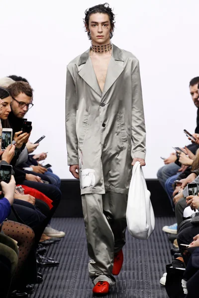 Look 2